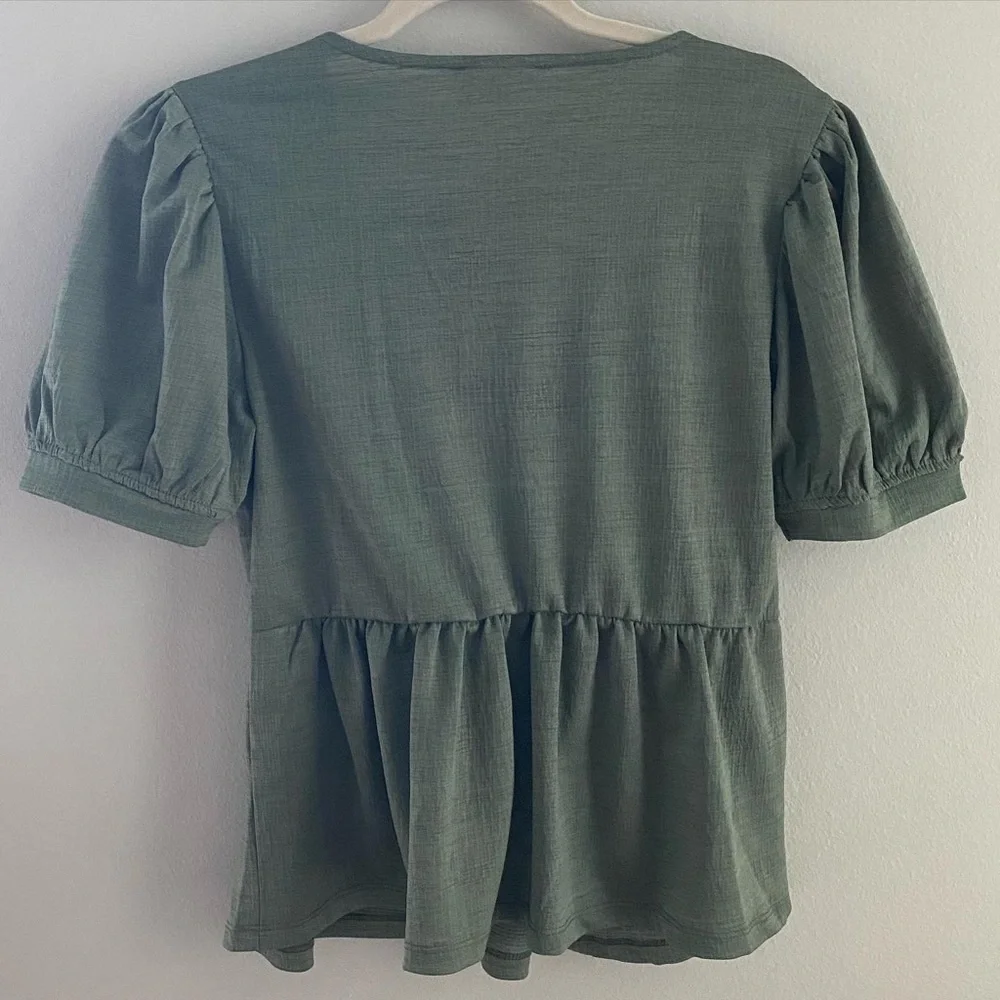 Go Fashion London | Medium Sage Blouse - Picture 2 of 2